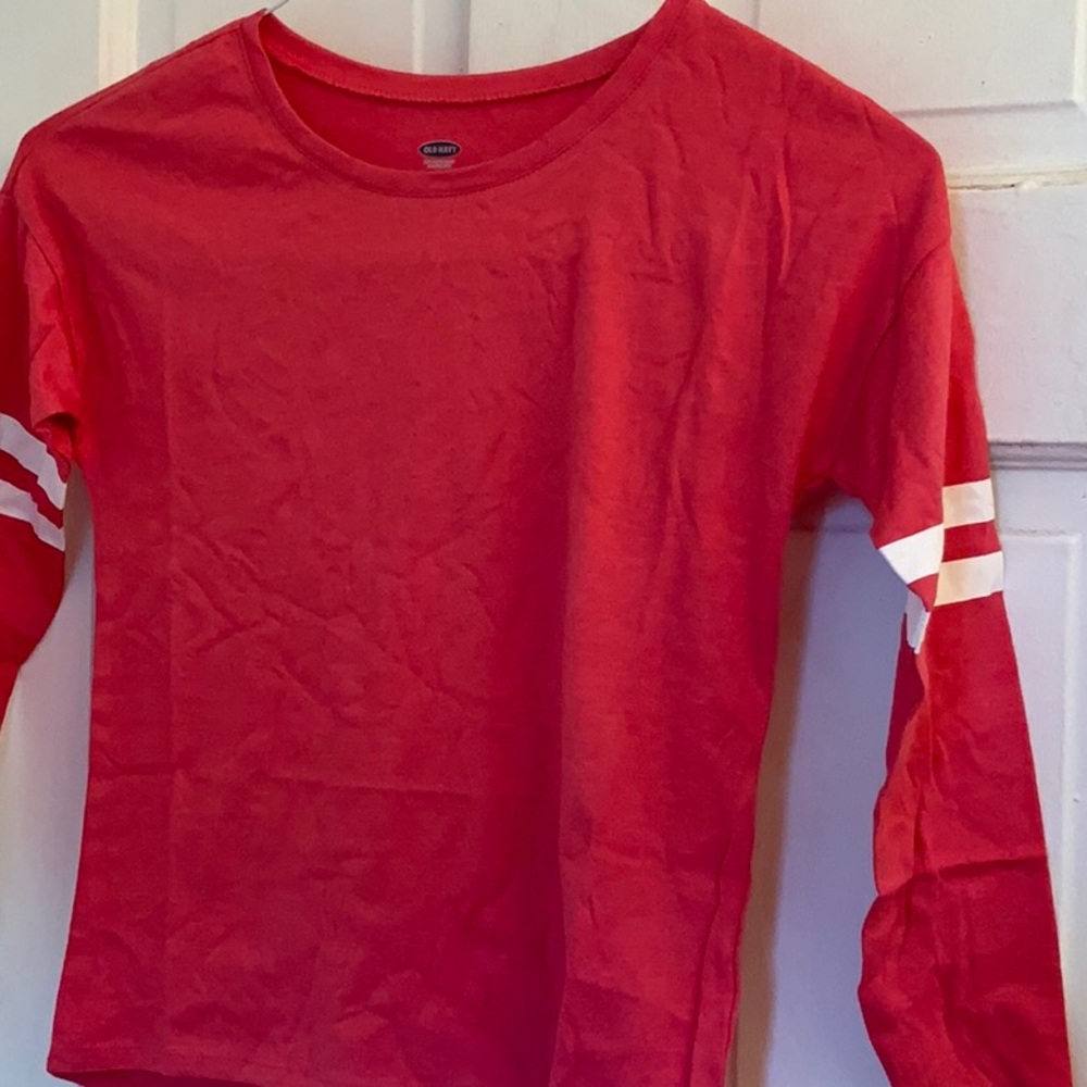 NWT Old Navy girls top in size small 6-7